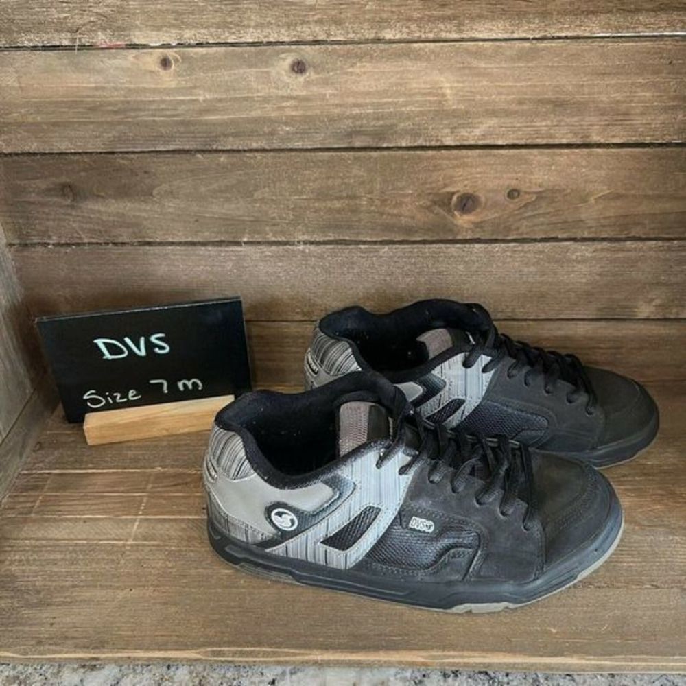 Mens DVS Enduro Heir Black Gray Skateboarding Shoes Sneakers Size 7 M‎ GUC